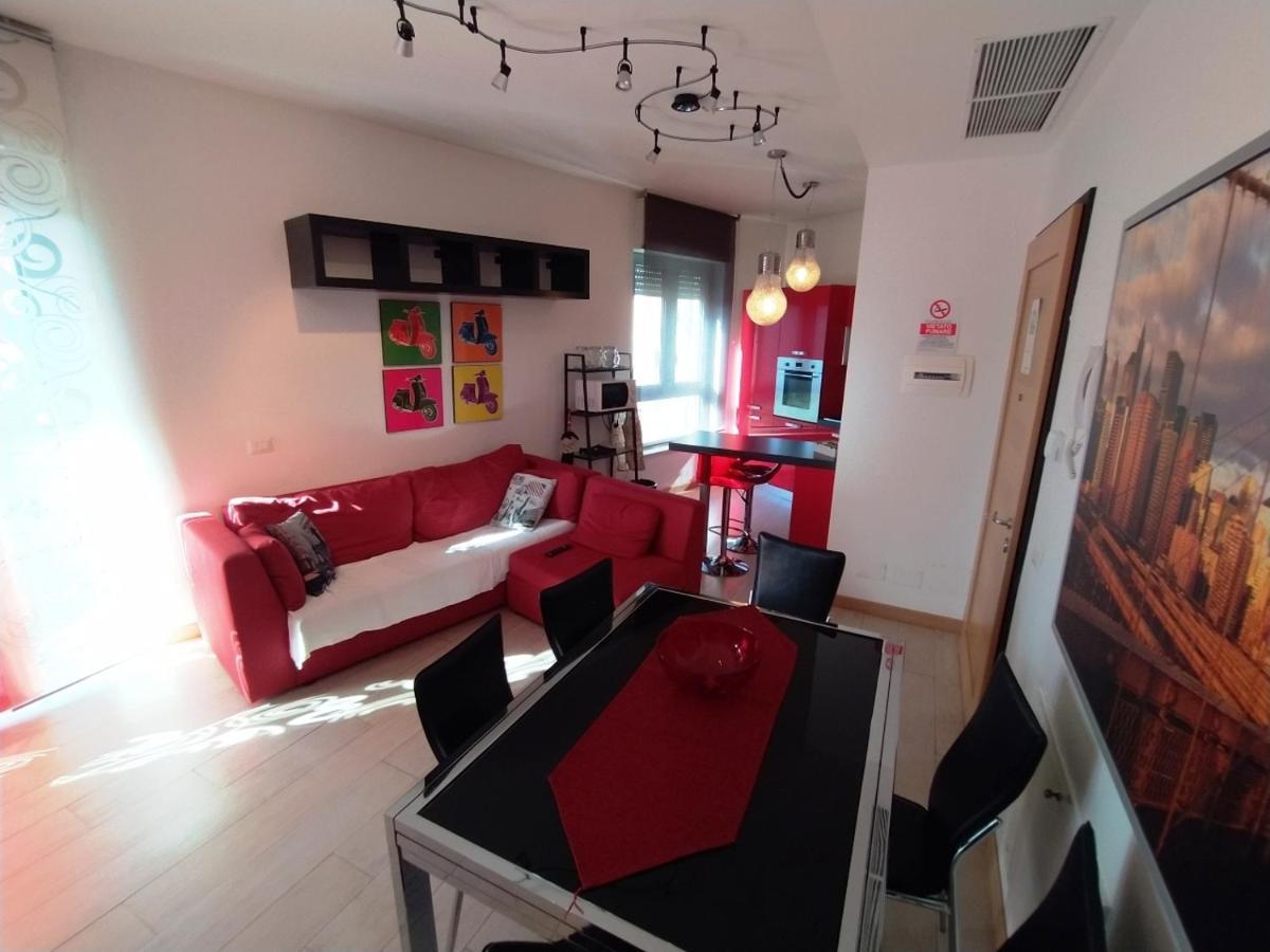 Vicino Metro C - Mirti Apartment Rom