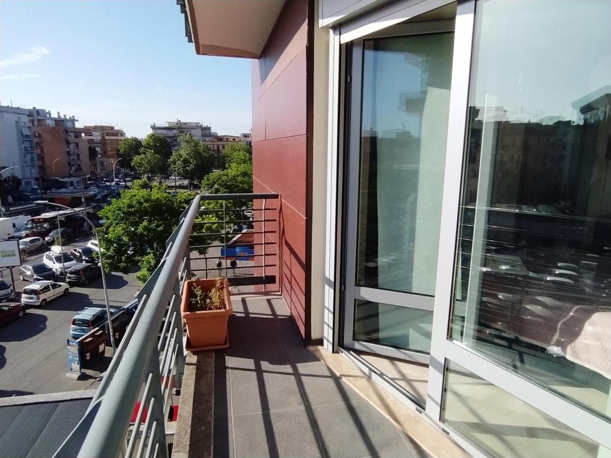 Vicino Metro C - Mirti Apartment Rom